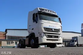 国六阶段干线运输选什么车？重汽HOWO T7H牵引车，体验简直太棒了图片