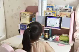 假小子坐上它就安静得像个小公主！西昊H10儿童桌椅太懂小孩了图片