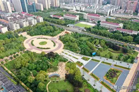 航拍衡阳市长丰大道太阳广场段，高楼林立，已成高新区重要经济圈图片