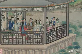 王夫人的遮羞布，被鸳鸯揭开，还好贾母又替她盖上了图片