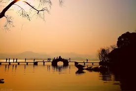 中秋打卡杭州西湖美景 知道这些传说故事 下次你也可以当导游图片