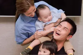 陈凯琳晒照为爸爸和老公庆生，52岁郑嘉颖帅气出镜，儿子萌态十足图片