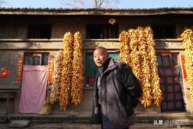 山村农民大叔给儿子娶回媳妇，不要彩礼不要房和车，什么情况图片
