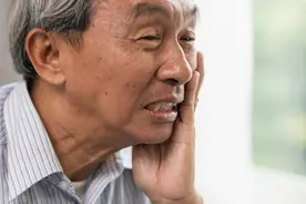 前列腺增生术后并发症二：尿道狭窄！为啥做完手术还是排尿困难？图片