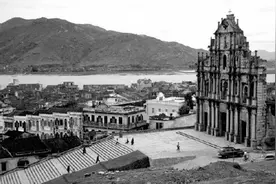 1948年，中国首起劫机案，坠毁后劫机犯被救起，法庭却判无罪释放图片