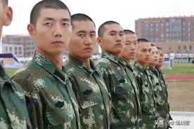 当兵确实很忙，如果想和军人谈恋爱，这些内容务必不要错过图片