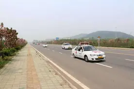 考C1科目三真的很难吗？为什么有些人老是挂在灯光上？视频封面