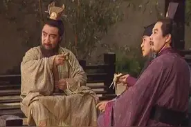 曹操说刘备乃三国英雄，他真的算是英雄吗？从这几点就可以看出图片