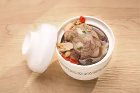 这样喝黄豆龙骨汤，可避免过量摄入嘌呤脂肪图片