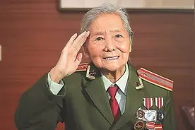 1979年，上甘岭坑道唯一女兵赴美访问，被当年美战俘一眼认出图片