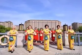 锦衣笑颜展芳华 缓步典雅存风韵——记康宁模特团图片