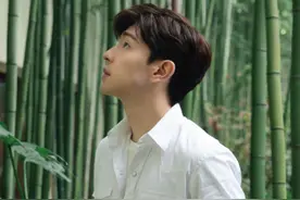 邓伦首登“离婚类”节目，出场方式太有排面，身边人是他绯闻对象图片