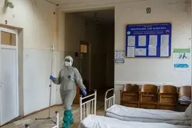乌总理：乌克兰已进入第三拨疫情 不排除实施新的严格隔离政策图片