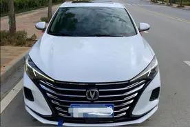 开完长安逸动，再试驾兄弟的大众桑塔纳，车主：差异一目了然图片