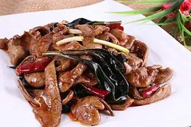 两兄弟吃个“血皮菜”  还“进盘”医院……图片