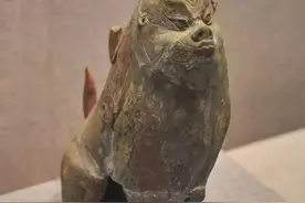 突额凸眼、吐舌垂胸，头插真鹿角，楚人的镇墓兽竟如此壮观图片
