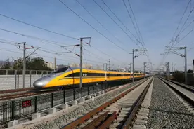 中国1神秘黄色列车，时速高达500公里，为何就是不让人坐？图片