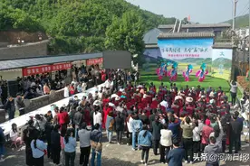 嵩县“手绘小镇”美如画图片