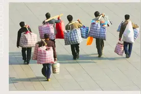 26000块的LV空气马甲撞款26块的充气袋？图片