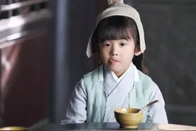 《三生三世》白浅为何不肯抚养儿子阿离，反而跟他疏远？图片