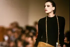 巴黎最时髦的女人，首位香奈儿专属超模伊娜丝·德·拉·弗拉桑热图片