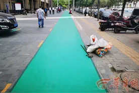 西安曲江有了“官方练摊指南”：先报名申请摆摊，在绿垫子范围内经营图片