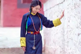 打破传统 时尚藏装展现非凡匠心图片