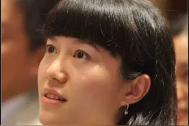 45岁翁帆和99岁杨振宁情书曝光，原来我们都误会这对爷孙恋了图片