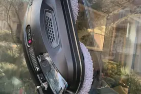 入手玻妞擦窗机器人，擦窗洁净不费力图片