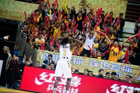 当年400万来CBA，不到25天就走人！如今被时代抛弃，还想打NBA图片