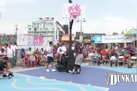 恐怖的弹跳力，将篮筐调高51厘米之后还照扣不误！