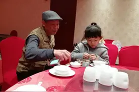 为何"隔代亲"对孩子有很大的影响？看了才知道，可别毁了孩子图片