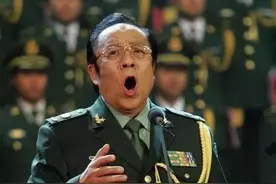 出生于辽宁省大连市，中国男中音歌唱家杨洪基图片