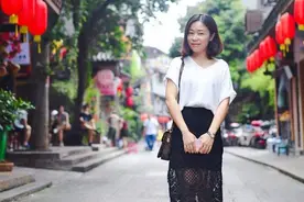 舒薇：从业20年，女记者的办公桌下有四双鞋图片