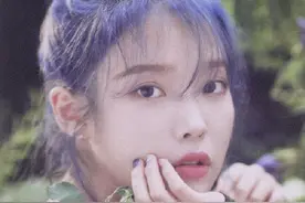 南韩女爱豆IU李知恩，这个发色太好看了图片