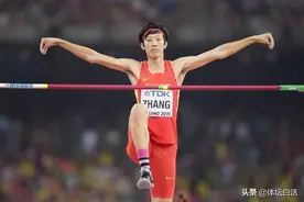张国伟“翻车”了！挑战摸篮板上沿，尝试40多次皆失败，视频为证图片