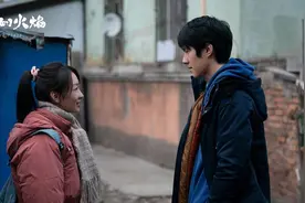 29岁周冬雨扎单马尾像学生妹，与刘昊然首次合作，网友：质感不错图片