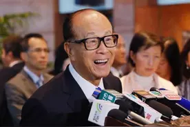 香港豪门两大未解之谜，李嘉诚妻子突然去世，何鸿燊嫡长子的车祸图片