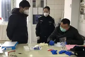 顺义区李桥镇各村居支部书记战“疫”一线立身为旗图片