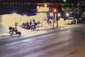 一斤多白酒下肚，“哥俩好”成了“全武行”，最终结果是被依法拘留图片