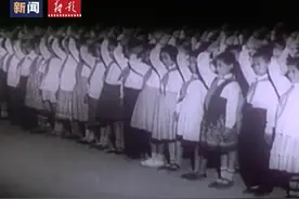 新影像丨还记得第一次戴上红领巾的时刻吗？图片