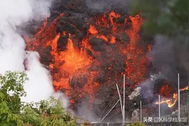 地球咋了？西班牙火山喷发，场面犹如世界末日，数千人被迫撤离图片