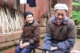19岁小伙与29岁寡妇私奔，深山避世50年，为爱凿出6208级爱情天梯图片