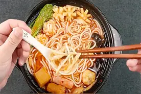 过桥米线 独家改良制作配方，包你吃完忘不了，好吃到跳起来！图片