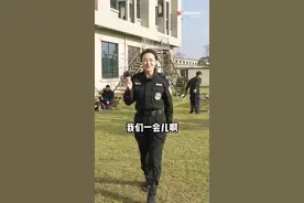 你知道在编警犬都是怎么训练的嘛？当给警犬戴上“行汪记录仪”之后...图片