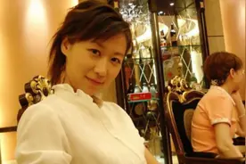 美女主持人魏笑：婚礼变葬礼，12年过去了，她丈夫如今怎样了？图片