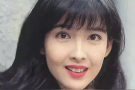 明星别整烤瓷牙了！肖战兔牙王俊凯虎牙成特色，热巴原生牙还减龄图片