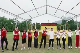 《奔跑吧》尬出新境界，金靖蔡徐坤强行炒CP，阿云嘎沦为工具人图片