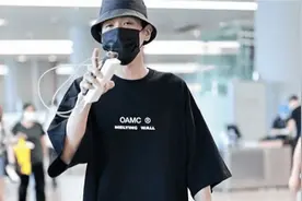 张若昀瘦出新极限，手臂青筋暴起，周冬雨吴谨言简直是“竹竿人”图片