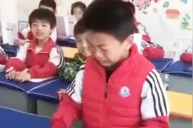 小学生上课读刘胡兰英勇就义的课文，太带感情，到最后竞读哭了视频封面